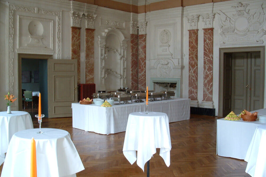 Foto: Aufgebautes Buffetessen
